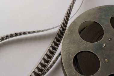 Film şeridi ve demir kaset.