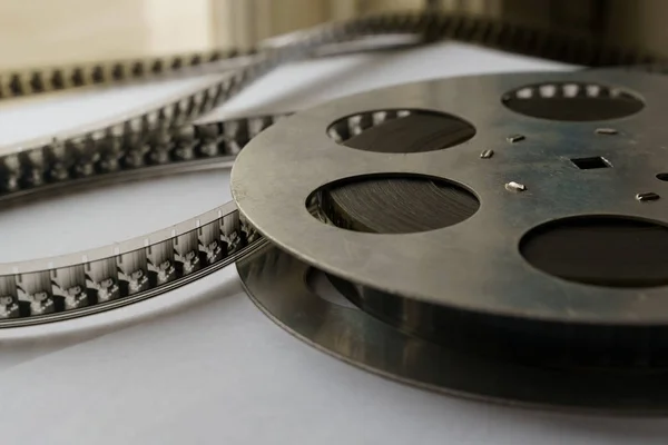 Taśma filmowa i kaseta z żelaza — Zdjęcie stockowe