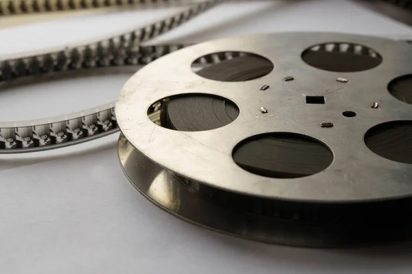 Taśma filmowa i kaseta z żelaza — Zdjęcie stockowe