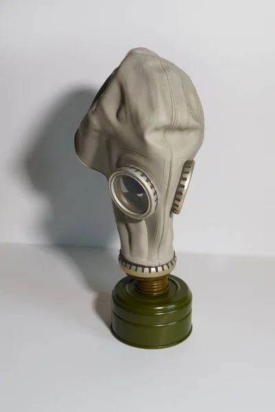 Maska gazowa połączonych ramion. Izolacja — Zdjęcie stockowe