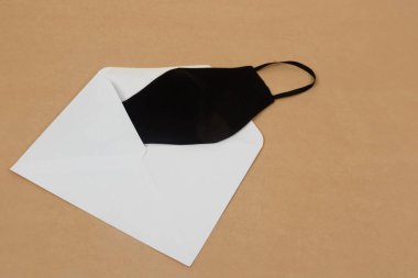 Sevilen birine bir mektup, salgında bir hediye..