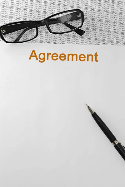 Έγγραφο Συμφωνία Ένα Τραπέζι Επιχειρηματική Ιδέα — Φωτογραφία Αρχείου