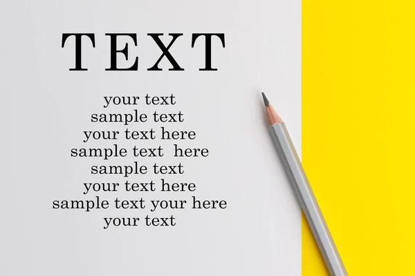 灰色の鉛筆と創造的な思考 テキスト のためのスペースのインタラクティブな写真構成は ビジネスや創造性の分野でのプレゼンテーションに使用されます スタジオの鉛筆で照明する 白と黄色の背景 — ストック写真
