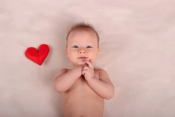 Cute Baby Red Toy Heart Love Family Concept — Stock Photo, Image