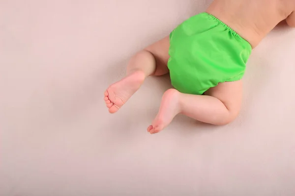 Baby Feet Green Reusable Diaper Zero Waste Baby Care Concept — Stock Photo, Image