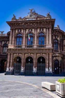 Massimo Bellini Tiyatrosu 'na bir bakış.