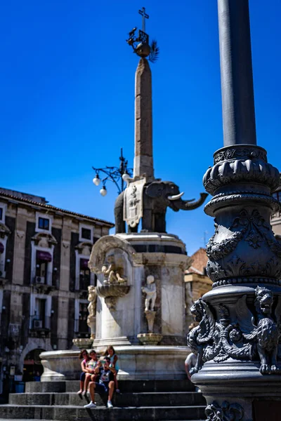 The  Fontana dell'Elefante in  Catania — Stock Photo, Image