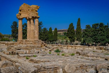 Agrigento tapınaklarda Vadisi