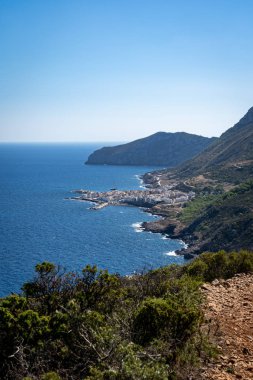 Marettimo İtalya (Sicilya) adasındaki muhteşem yürüyüş parkurlarından biri.)