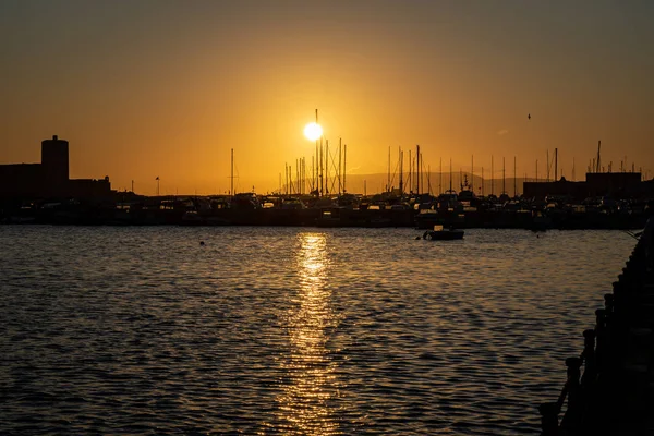 Trapani İtalya 'da güzel bir günbatımı (Sicilya)