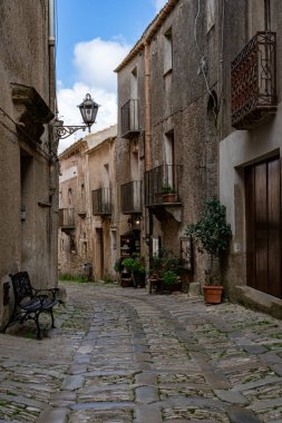 Erice İtalya 'nın güzel tepe köyü (Sicilya)