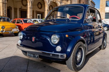 Mazara Del Vallo İtalya 'da araba fuarı (Sicilya)