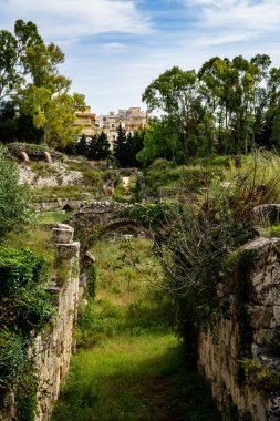 Syracuse İtalya 'daki Arkeoloji Parkı (Sicilya)