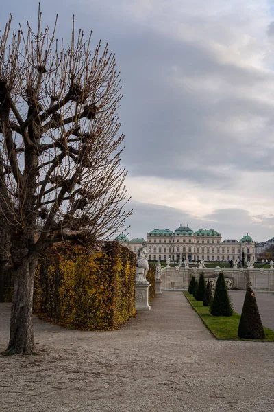 ウィーンのベルヴェデーレ宮殿の敷地内から — ストック写真