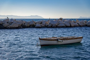Napoli kıyılarından bir manzara İtalya