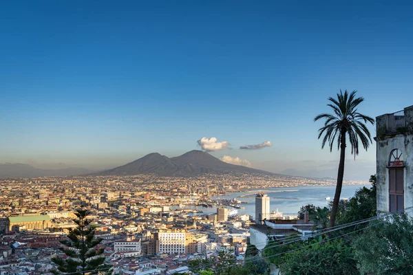 Napoli şehrine yukarıdan güzel bir bakış.