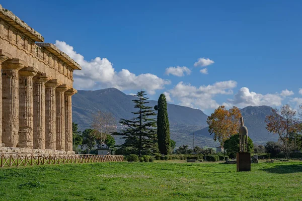 Olhar Para Templo Incrível Paestum Itália — Fotografia de Stock