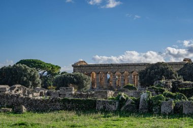 Paestum İtalya 'daki inanılmaz bir tapınağa bir göz atmak.