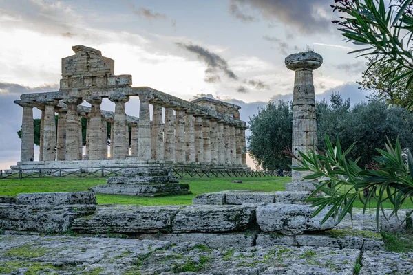 意大利帕斯特姆令人震惊的雅典娜神庙 — 图库照片