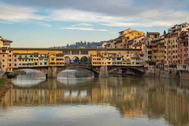 Floransa 'daki Arno Nehri boyunca