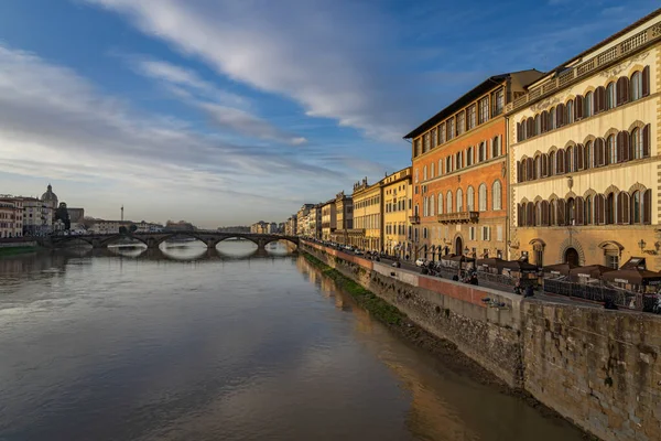 Sepanjang Sungai Arno Florence Italia Stok Foto Bebas Royalti