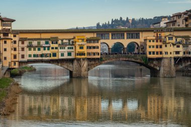 Floransa 'daki Arno Nehri boyunca