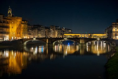 Floransa 'daki Arno Nehri boyunca