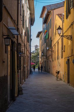 Güzel Pisa İtalya 'ya bir göz atalım.