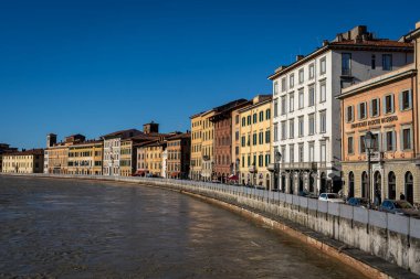 Güzel Pisa İtalya 'ya bir göz atalım.