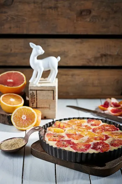 A lovely grapefruit tart — Stock Photo, Image
