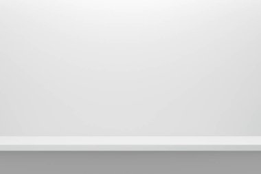 Beyaz masa ve duvar arkaplanındaki boş rafın ön görüntüsü modern asgari konseptle. Gösterilecek arkaplan raflarının görüntüsü. Gerçekçi 3D canlandırma.