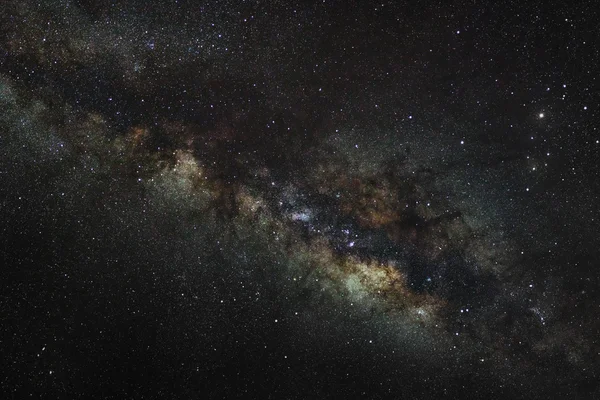 Γαλαξίας με γαλακτώδη τρόπο, φωτογραφία μεγάλης έκθεσης, με κόκκους. — Φωτογραφία Αρχείου
