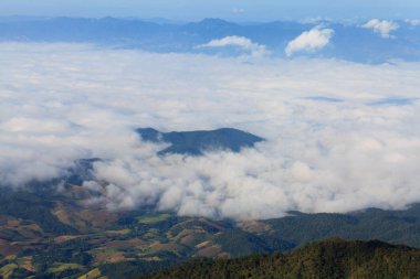 Sis Dağı'nda Doi Inthanon Milli Parkı, Tayland üzerinden