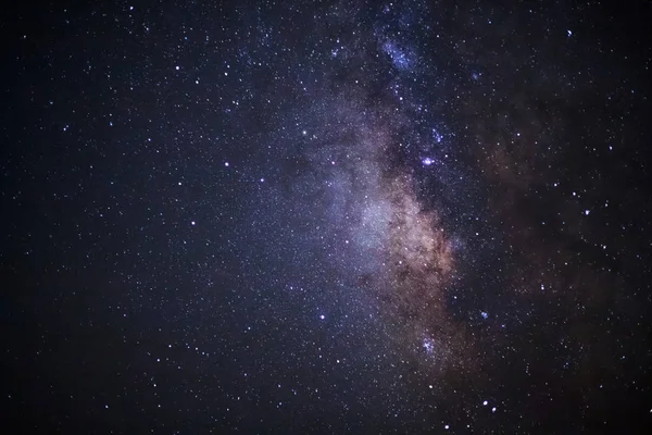 Close-up de Via Láctea galáxia com estrelas e poeira espacial no universo — Fotografia de Stock