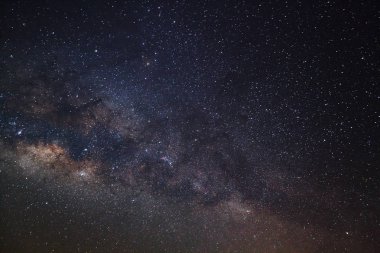 Samanyolu yıldız ve boşluk toz evrende, uzun