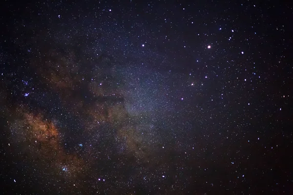 Mléčná dráha galaxie, fotografie s dlouhou expozicí, s obilím — Stock fotografie