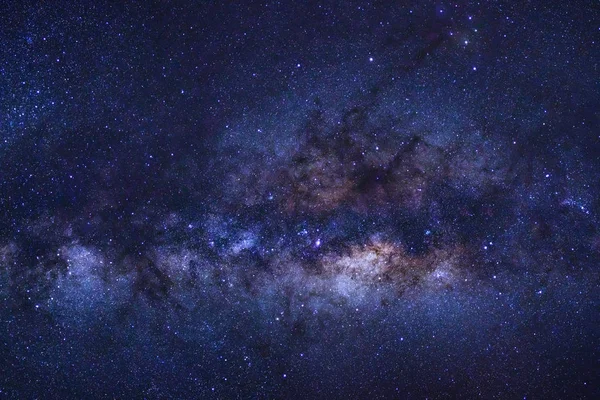Nahaufnahme einer Milchstraßengalaxie mit Sternen und Weltraumstaub in der Sonne — Stockfoto