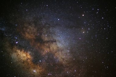 Samanyolu galaksisi, uzun pozlu fotoğraf, tahıllı..