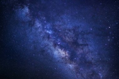 Samanyolu galaksisi, uzun pozlu fotoğraf, tahıllı..