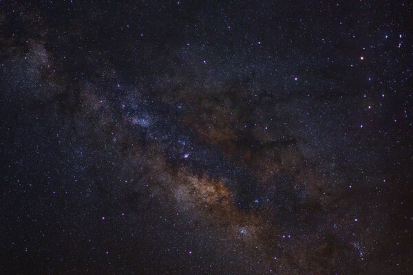 Крупный план Млечного Пути, фотография длительного действия, с зерном
