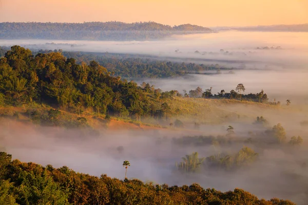 Misty morning sunrise in Khao Takhian Ngo View Point at Khao-kho — Stock Photo, Image