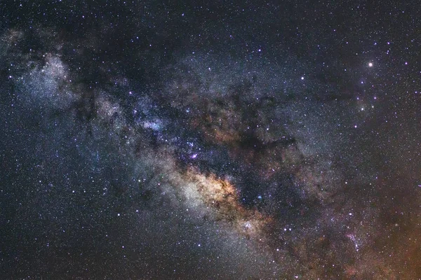 Bela galáxia Via Láctea em um céu noturno, Fotografia de longa exposição — Fotografia de Stock