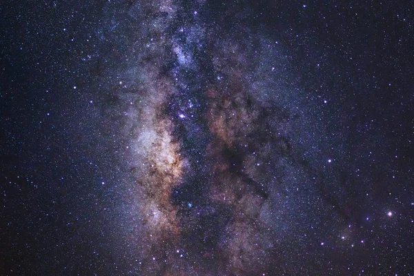 Красива галактика Чумацький Шлях на нічному небі, Довга експозиційна фотографія — стокове фото