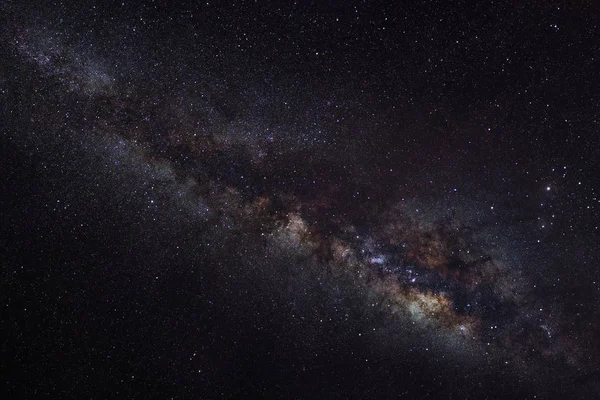 Belo milkyway em um céu noturno — Fotografia de Stock