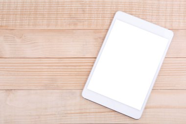 Cep telefonu veya boş ekran mockup tahta arka plan ile tablet