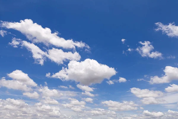 Panorama cielo azul con paño — Foto de Stock