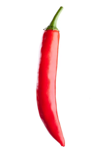 Pieprz czerwony chili lub chili cayenne izolowany na białym tle — Zdjęcie stockowe