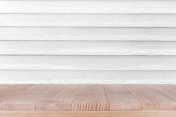 Holztischplatte auf weißem Holzhintergrund - zur Montage verwendbar — Stockfoto