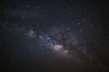 Samanyolu galaksisi, uzun pozlu fotoğraf, tahıllı.