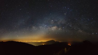 Panorama Samanyolu, Doi Inthanon Chiang mai, Tayland. 